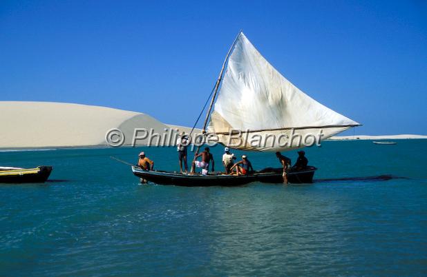 bresil ceara 04.JPG - Jangada : bâteau traditionnel de pêchePraia de JericoacoaraNord de FortalezaNordesteCearaBrésil